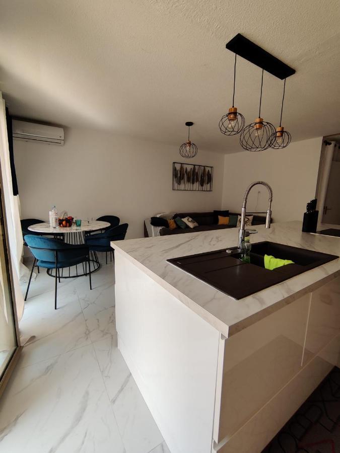 En Exclusivite T3 A 2 Pas Des Plages De St Raphael Saint-Raphaël Exteriör bild